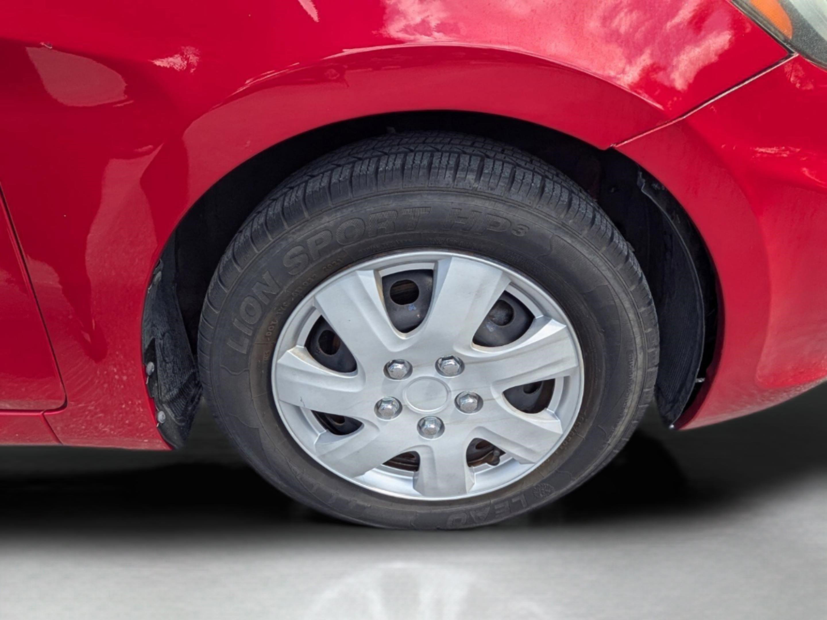 Used 2012 Hyundai Accent GLS image 28
