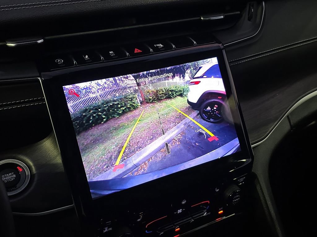 Used 2022 Jeep Grand Cherokee Limited image 26