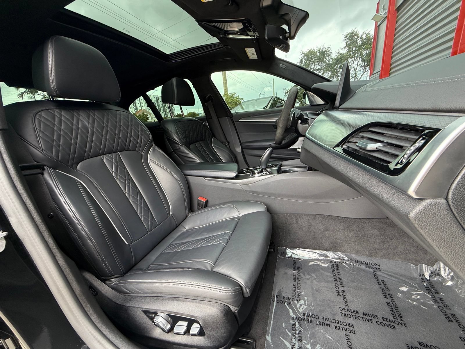 Used 2021 BMW M550i xDrive w/ Executive Package AWD/4WD image 22