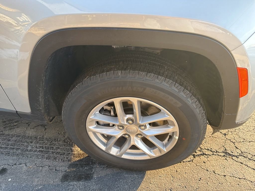 New 2025 Jeep Grand Cherokee L Laredo image 20