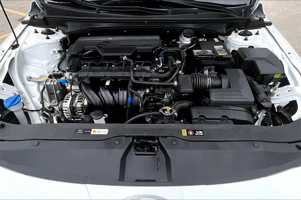 Certified 2025 Hyundai Elantra Sport image 10