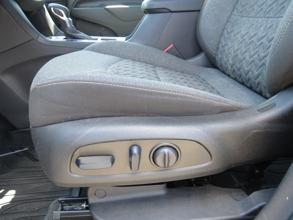 Certified 2024 Chevrolet Equinox LT w/ LPO, Floor Liner Package FWD image 17