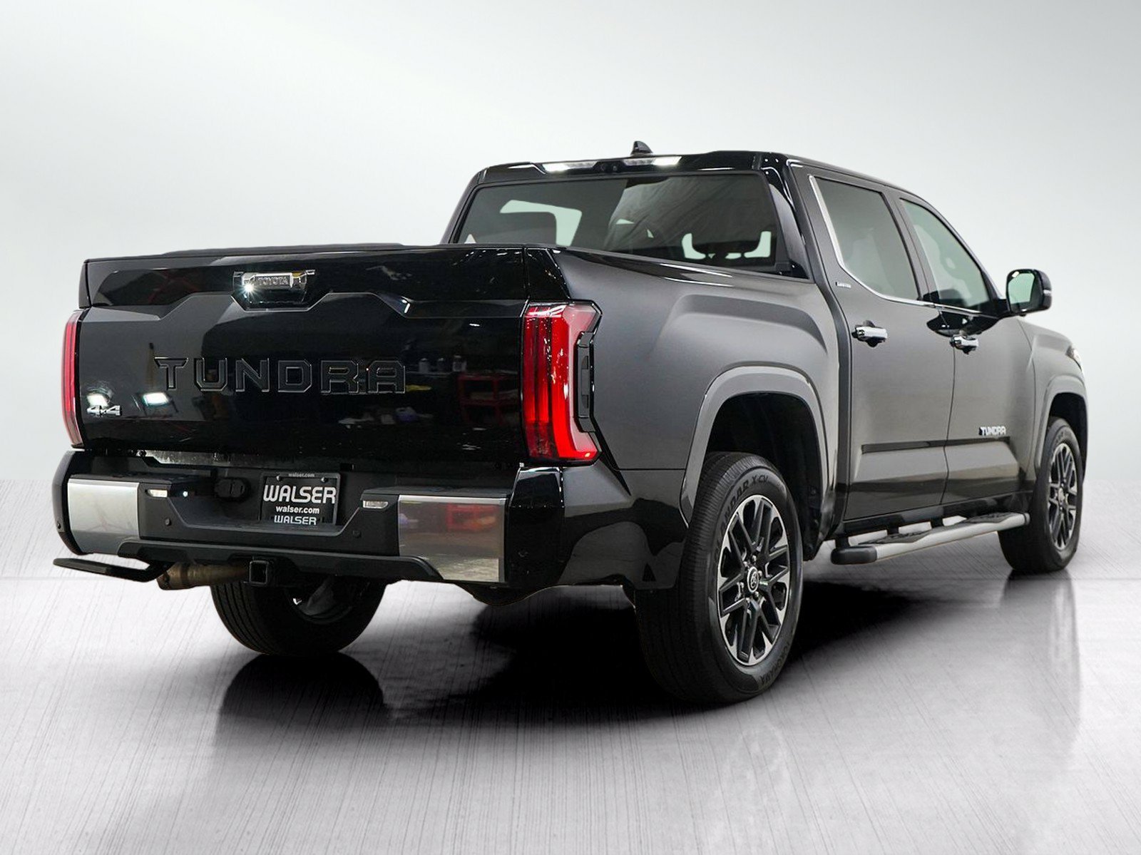 Used 2023 Toyota Tundra Limited AWD/4WD image 5