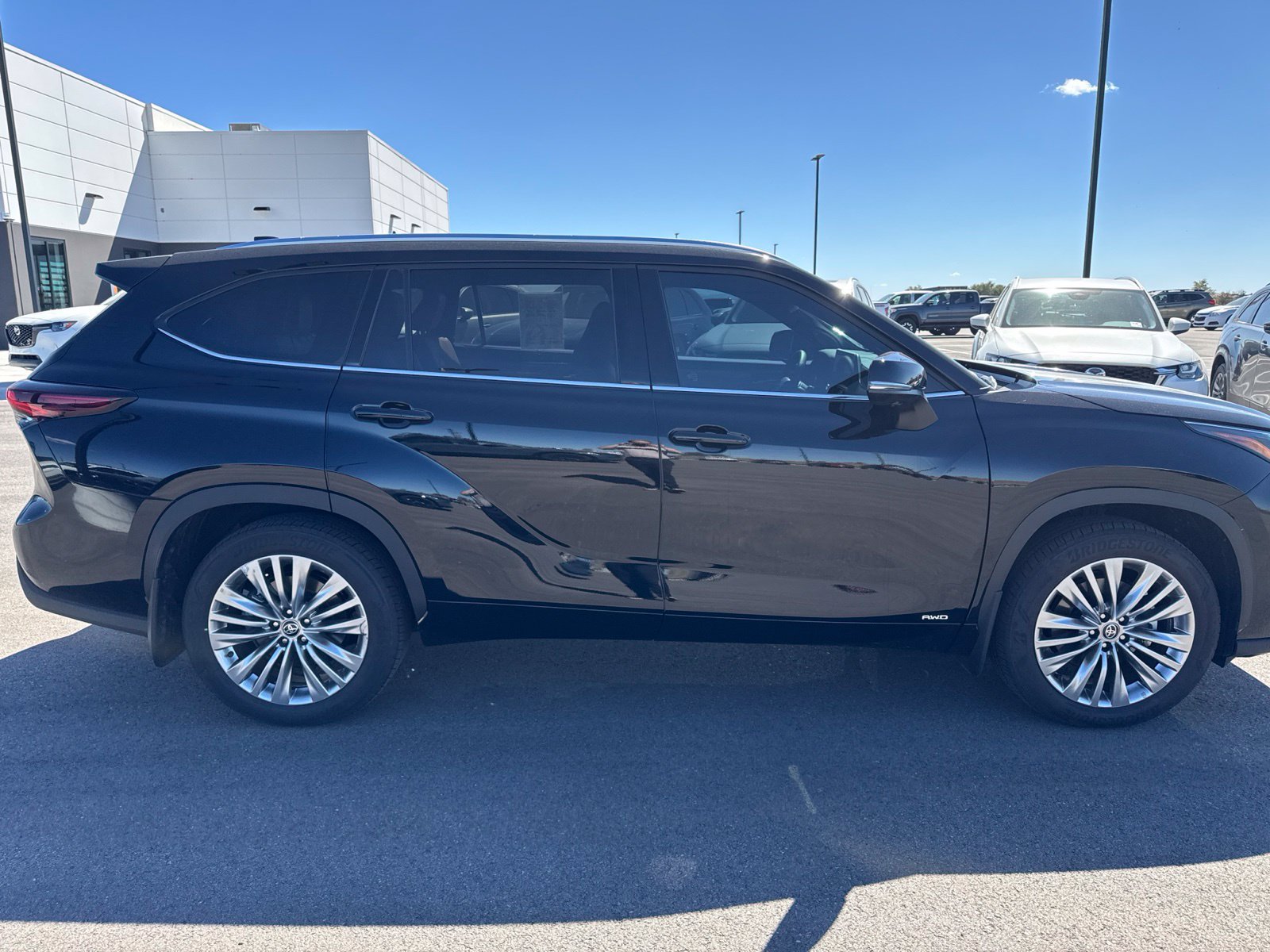 Used 2026 Toyota Highlander Platinum AWD/4WD image 8