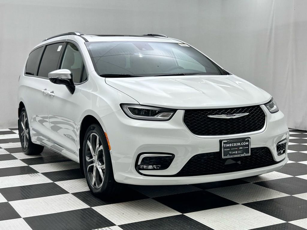 New 2026 Chrysler Pacifica Pinnacle w/ Trailer Tow Group image 2