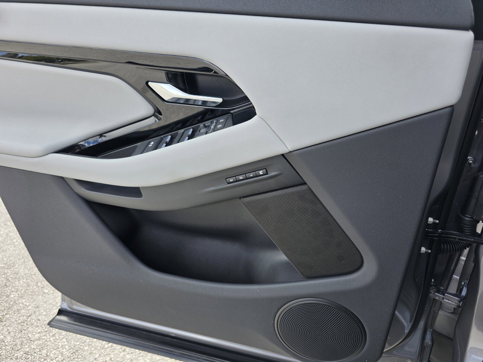 New 2026 Land Rover Range Rover Evoque S image 18