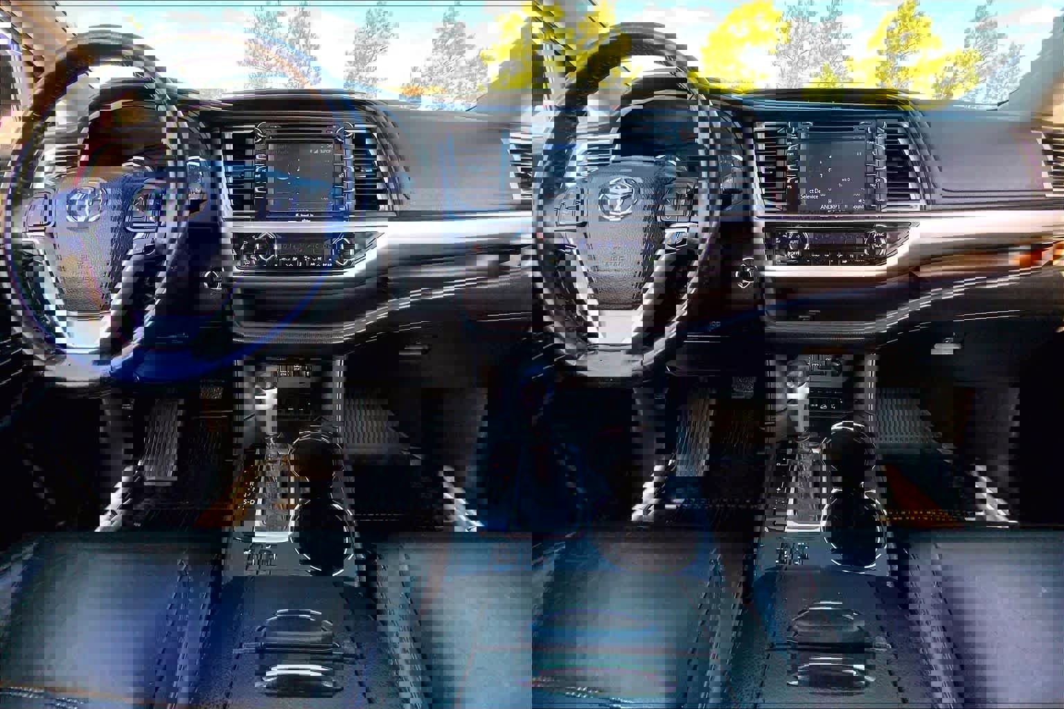 Used 2017 Toyota Highlander XLE image 15