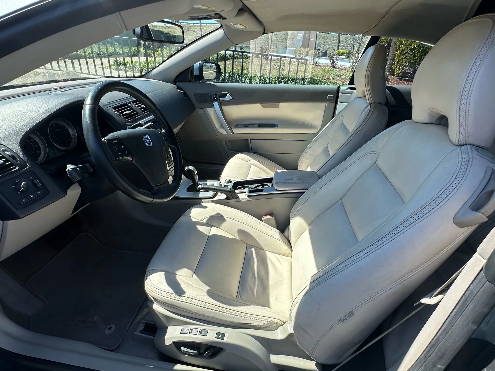 Used 2012 Volvo C70 T5 image 19