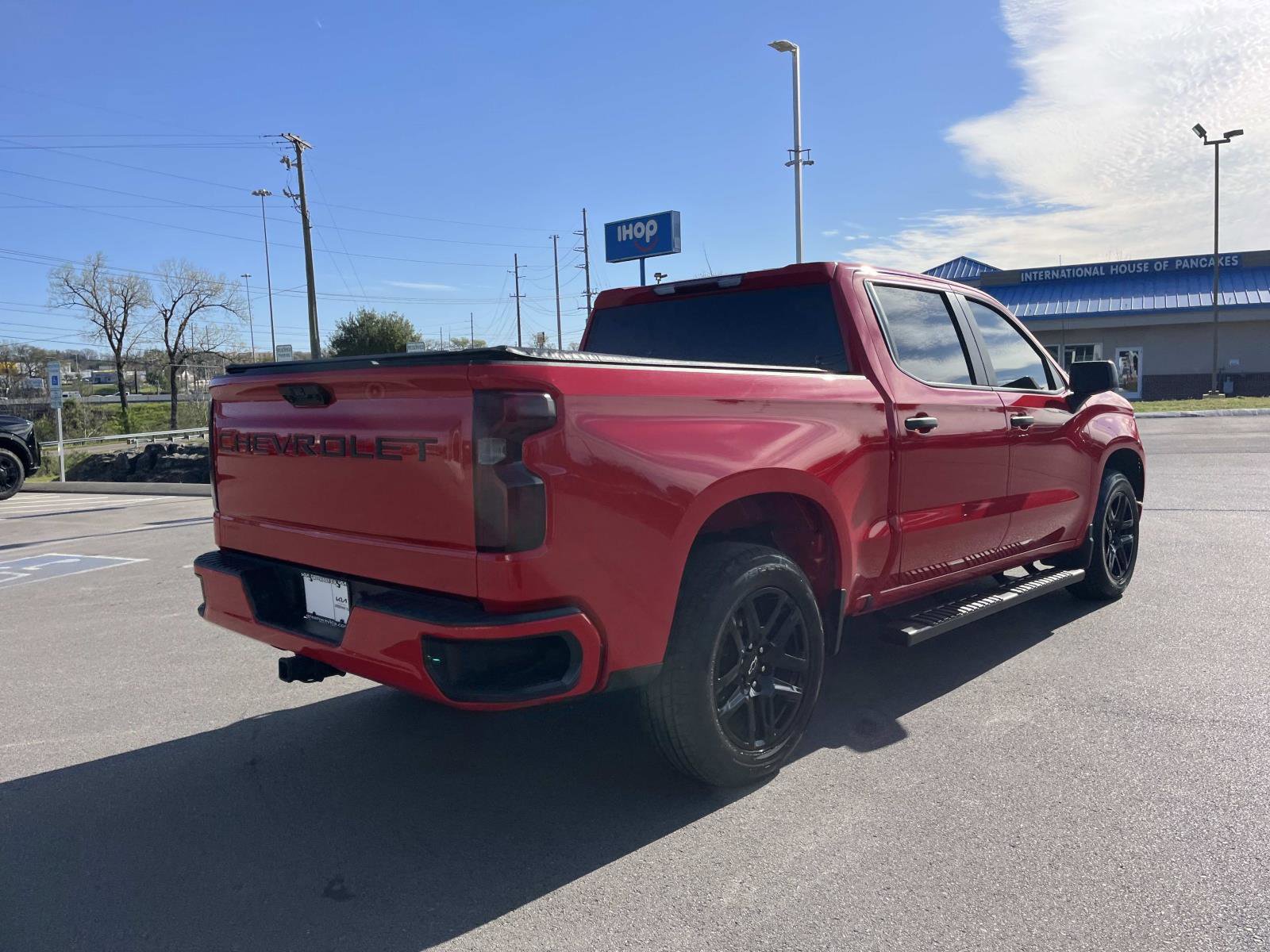 Used 2023 Chevrolet Silverado 1500 Custom image 3