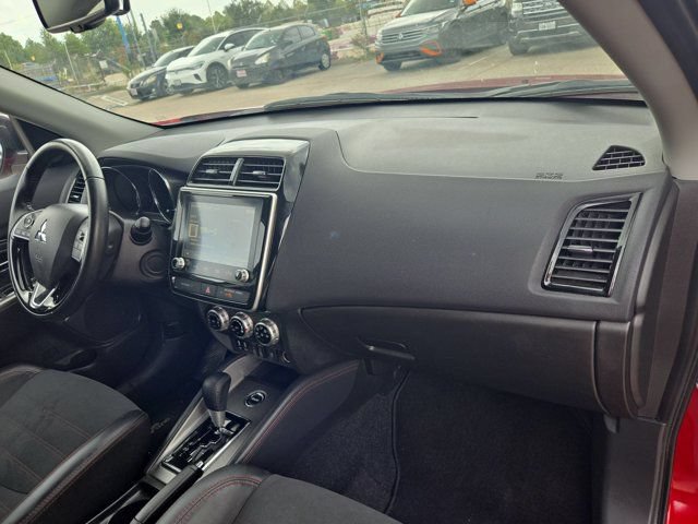 Used 2025 Mitsubishi Outlander Sport SE AWD/4WD image 30