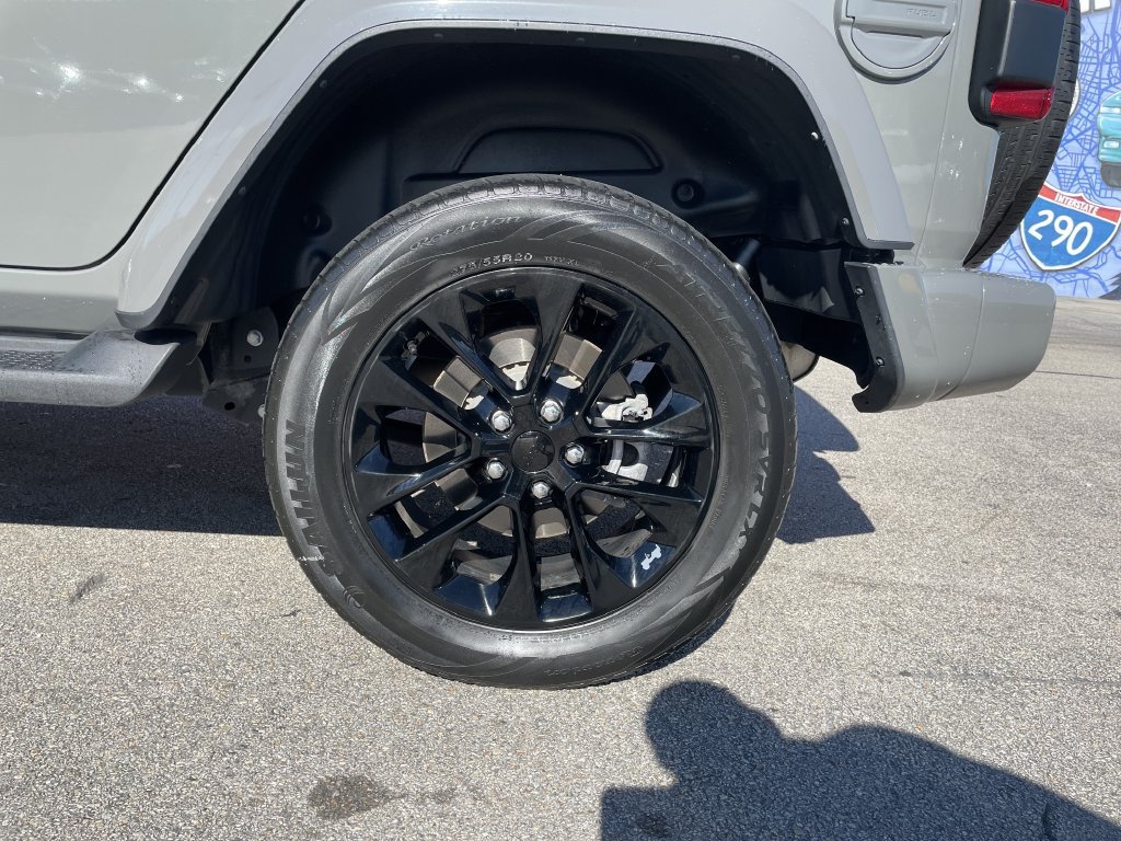 Used 2022 Jeep Wrangler Unlimited Sahara AWD/4WD image 10