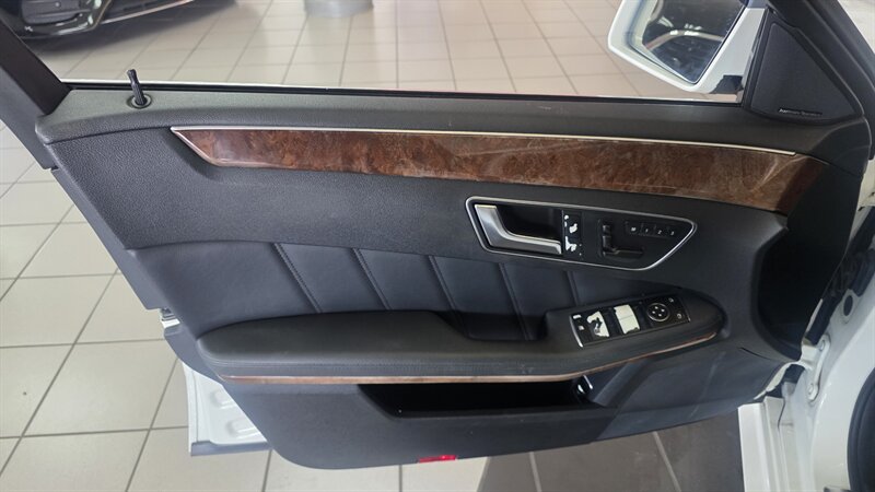 Used 2012 Mercedes-Benz E 350 4MATIC Sedan image 20
