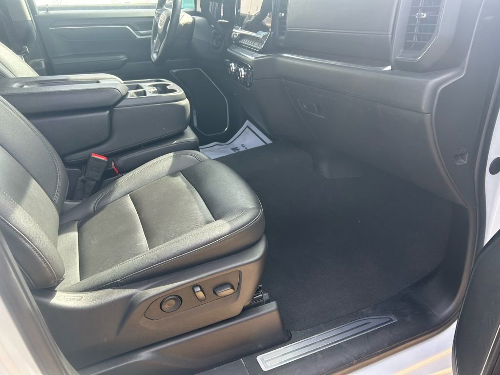 Used 2025 GMC Sierra 1500 SLT AWD/4WD image 3