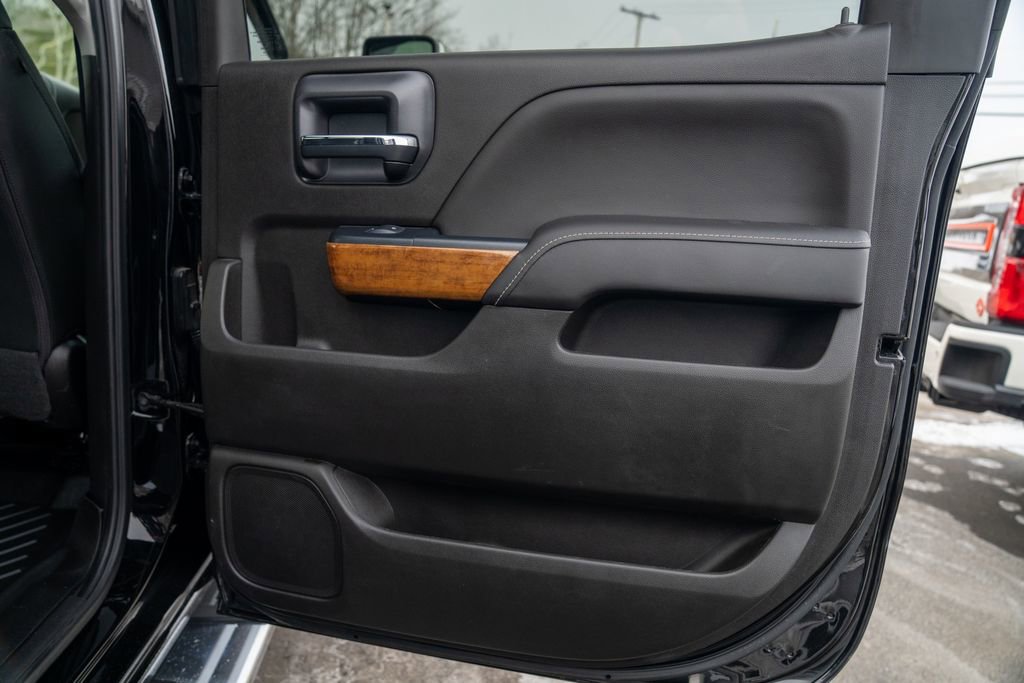 Used 2019 Chevrolet Silverado 2500 High Country w/ Duramax Plus Package image 17