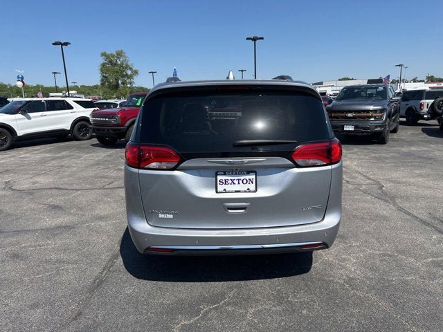 Used 2019 Chrysler Pacifica Limited FWD image 6