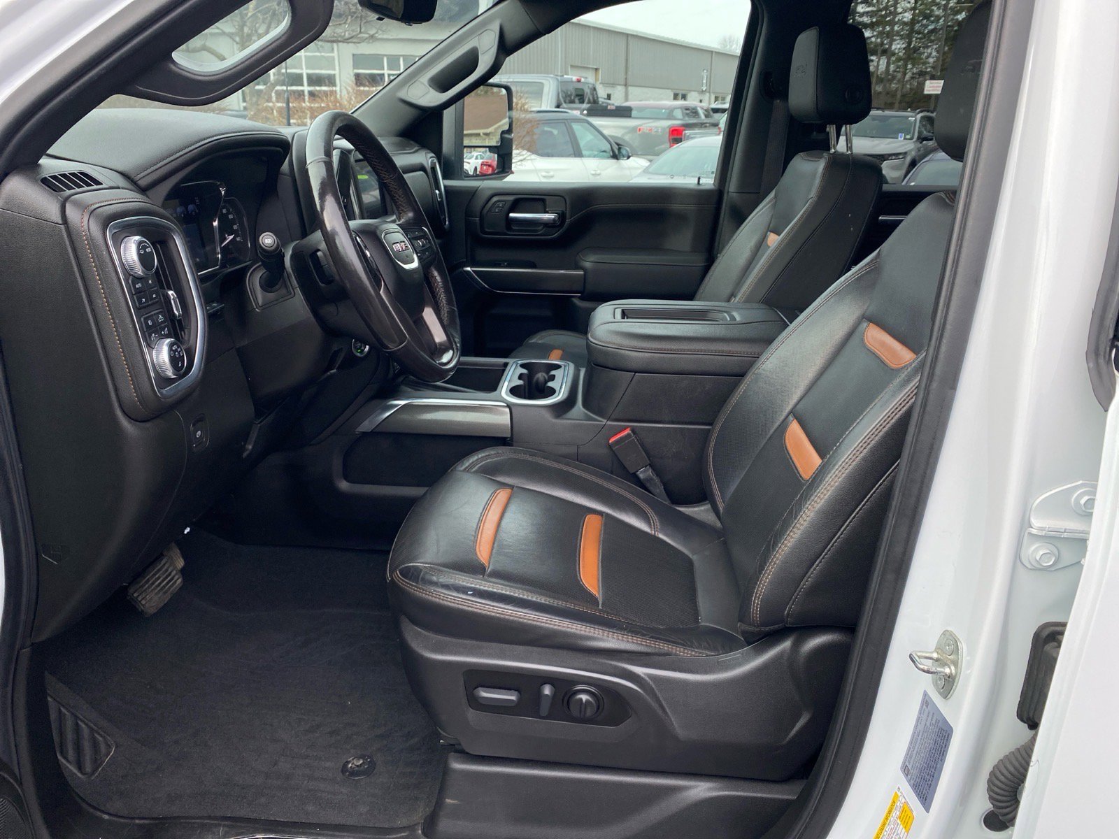 Used 2022 GMC Sierra 2500 AT4 w/ AT4 Premium Plus Package image 9
