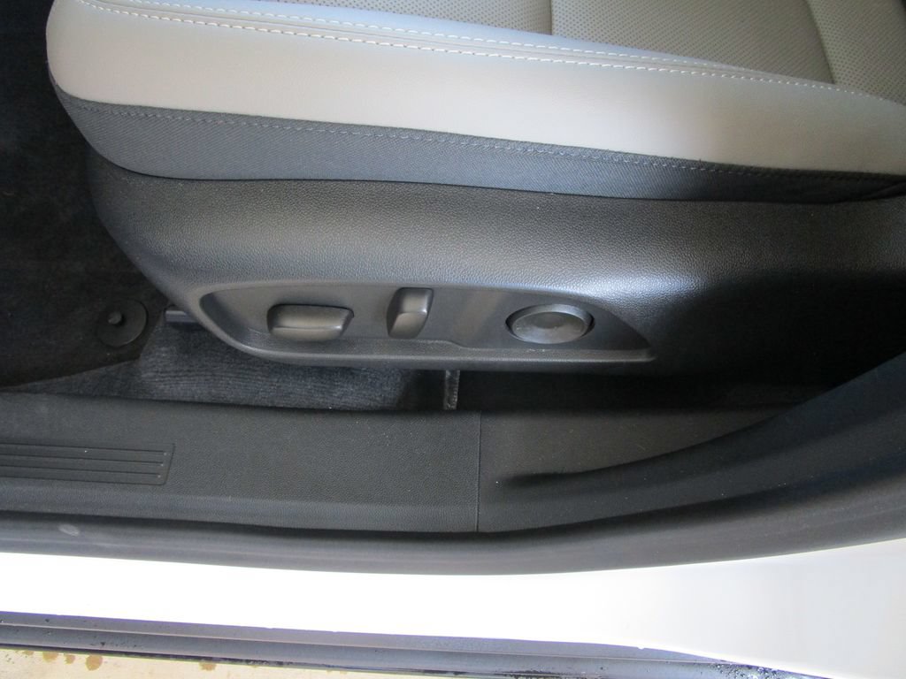 Used 2026 GMC Terrain Elevation w/ Elevation Premium Package FWD image 24
