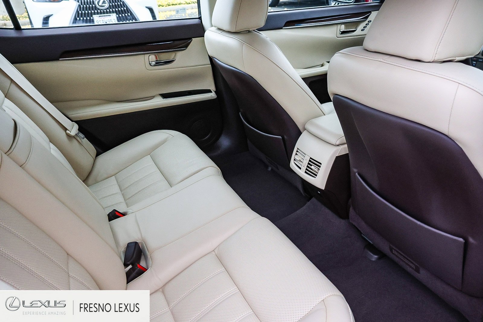 Used 2018 Lexus ES 350 w/ Luxury Package w/Wood Trim image 13