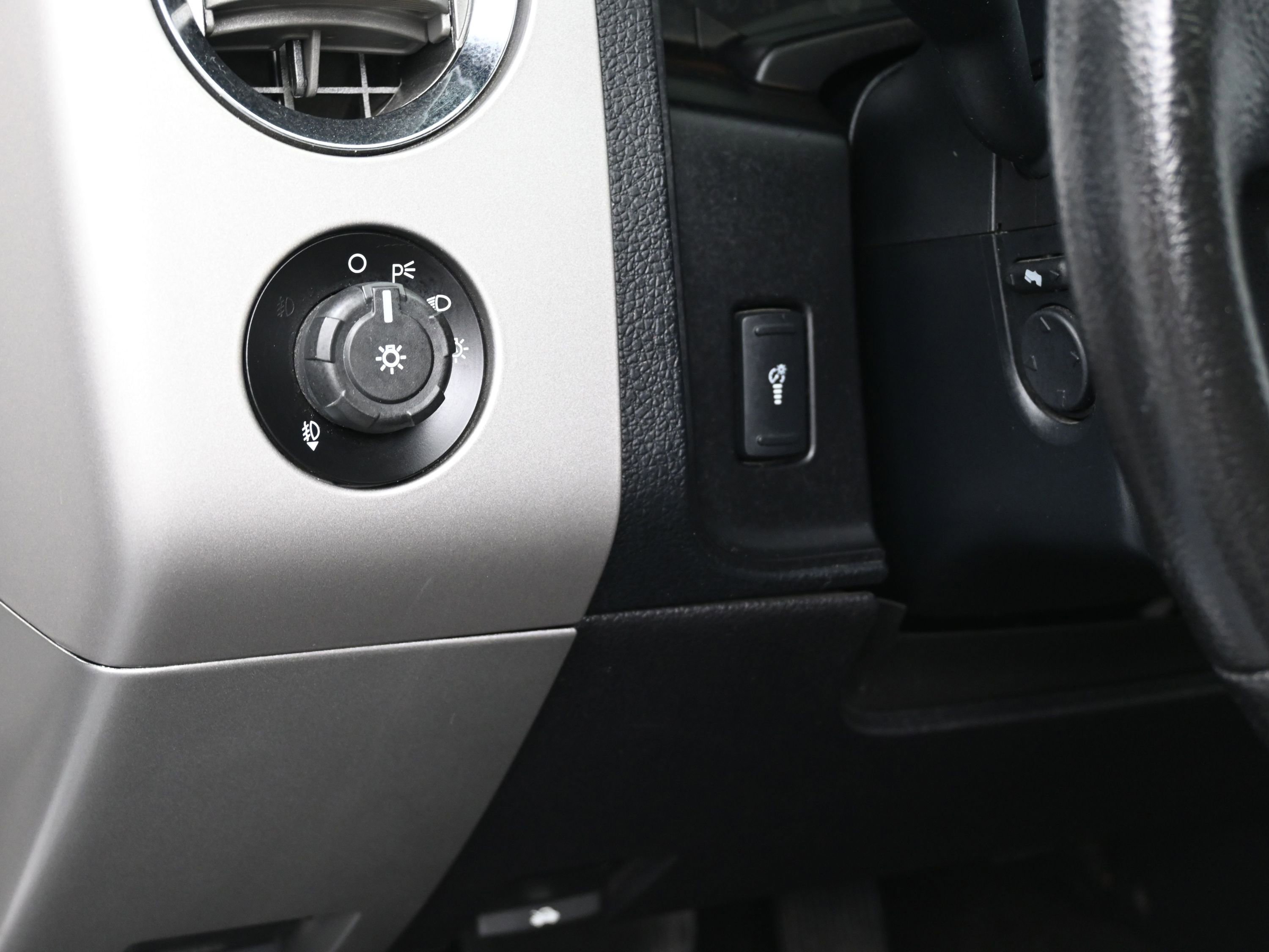 Used 2016 Ford Expedition King Ranch image 23