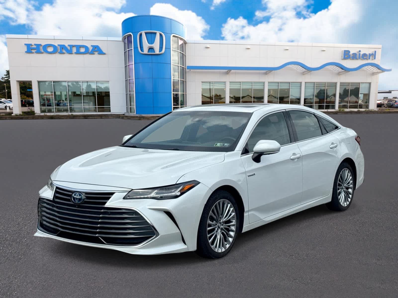 Used 2019 Toyota Avalon Limited w/ Advanced Safety Package FWD video 1