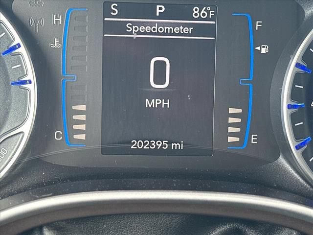 Used 2017 Chrysler Pacifica Touring Plus w/ Tire & Wheel Group FWD image 22