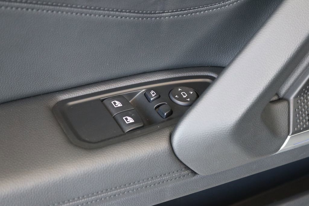 Used 2025 BMW Z4 sDrive30i RWD image 19