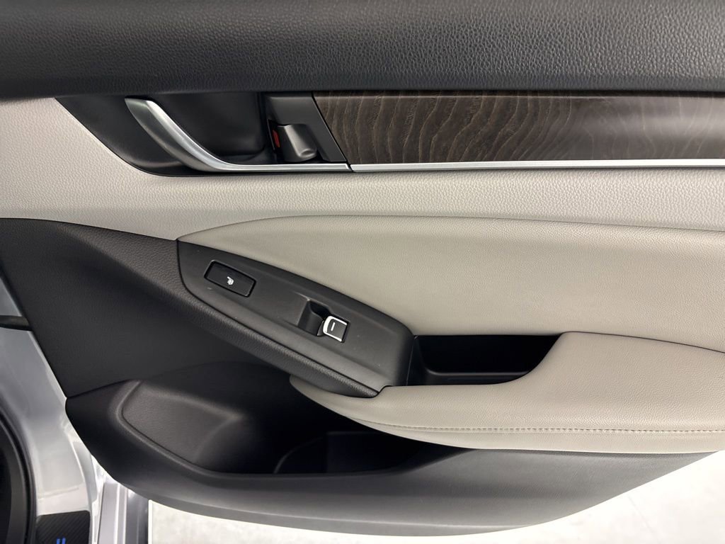 Used 2019 Honda Accord Touring image 37