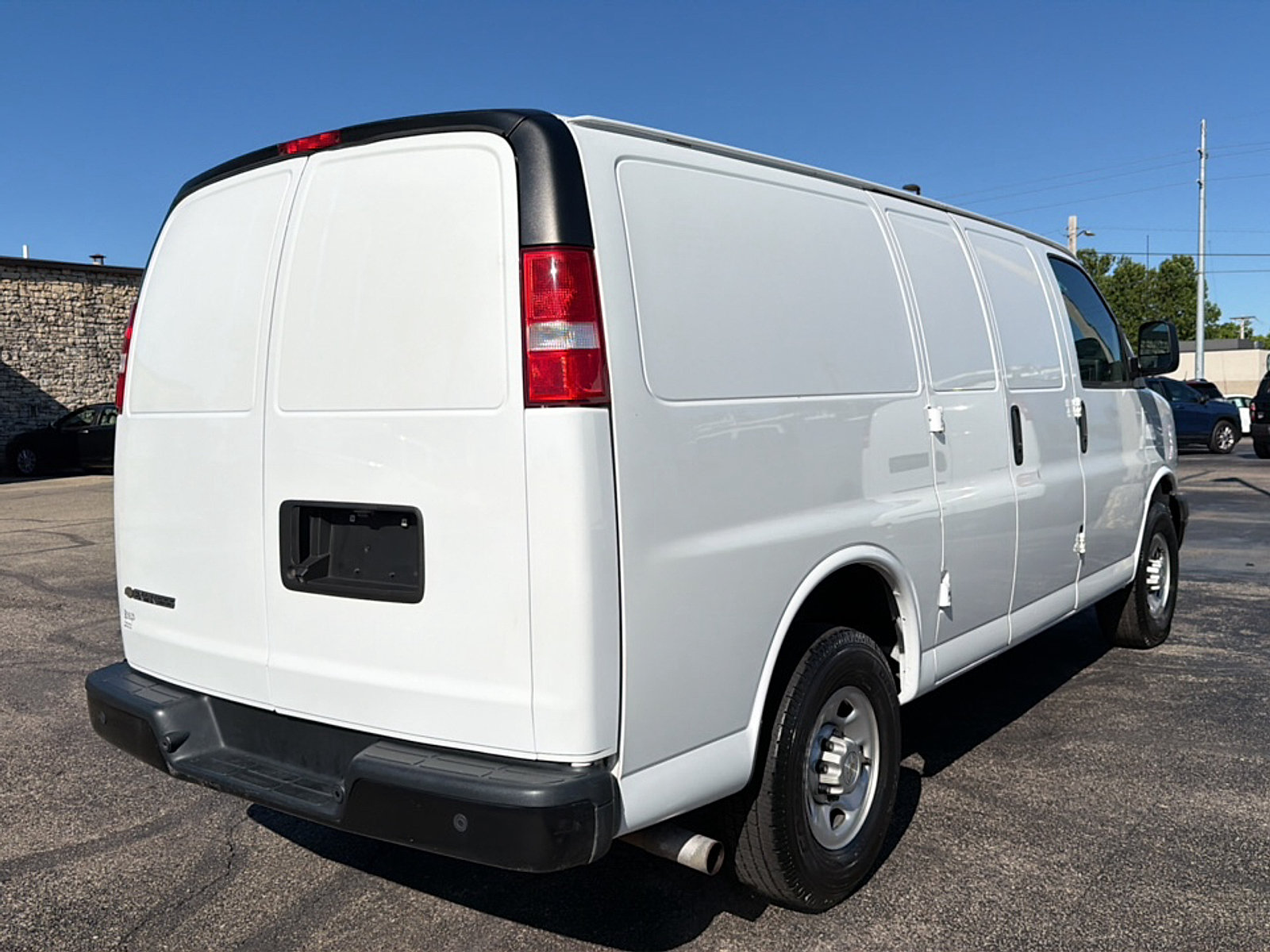 Used 2020 Chevrolet Express 3500 w/ Driver Convenience Package RWD image 7
