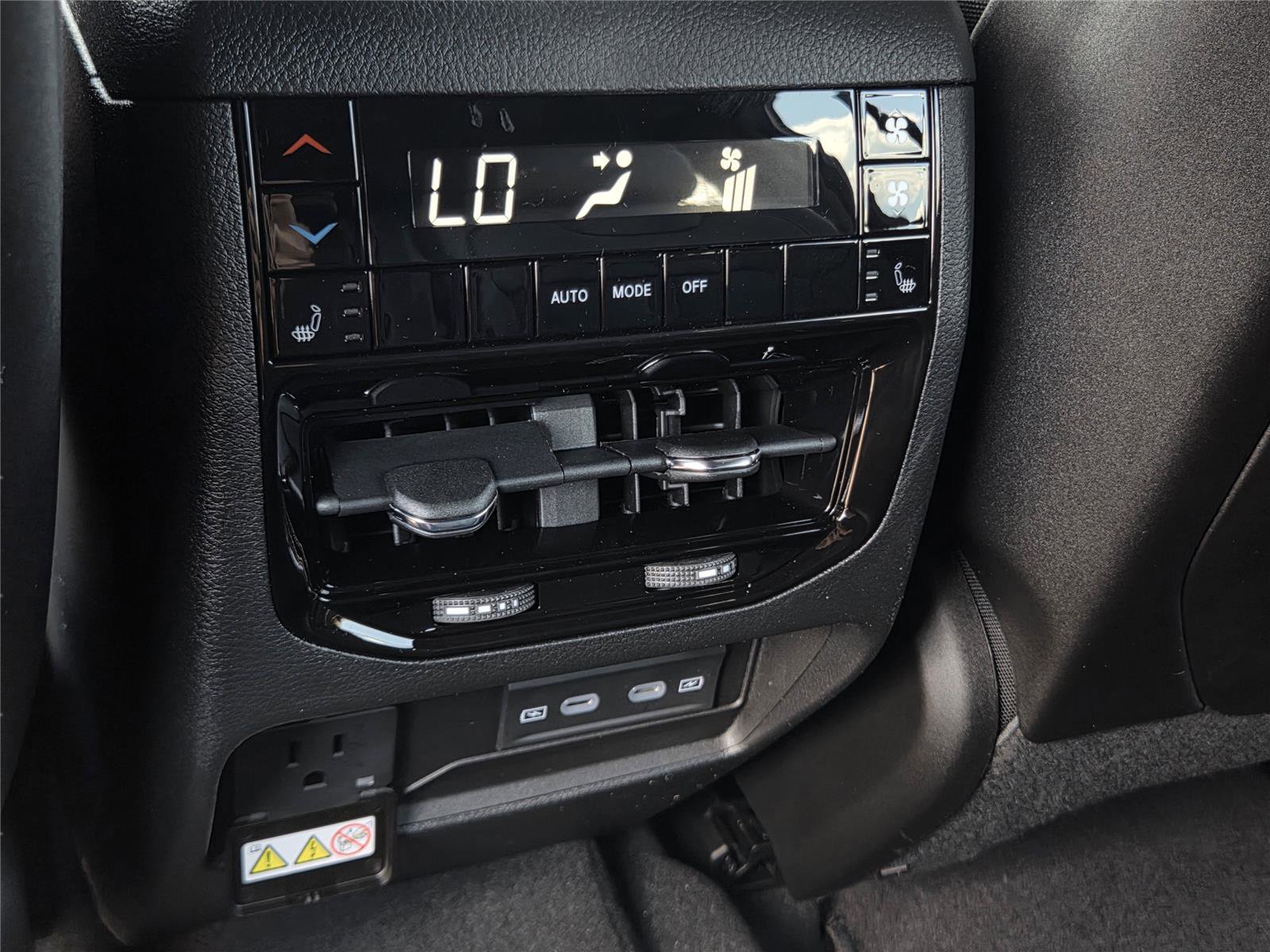 New 2026 Jeep Grand Cherokee L Limited image 25