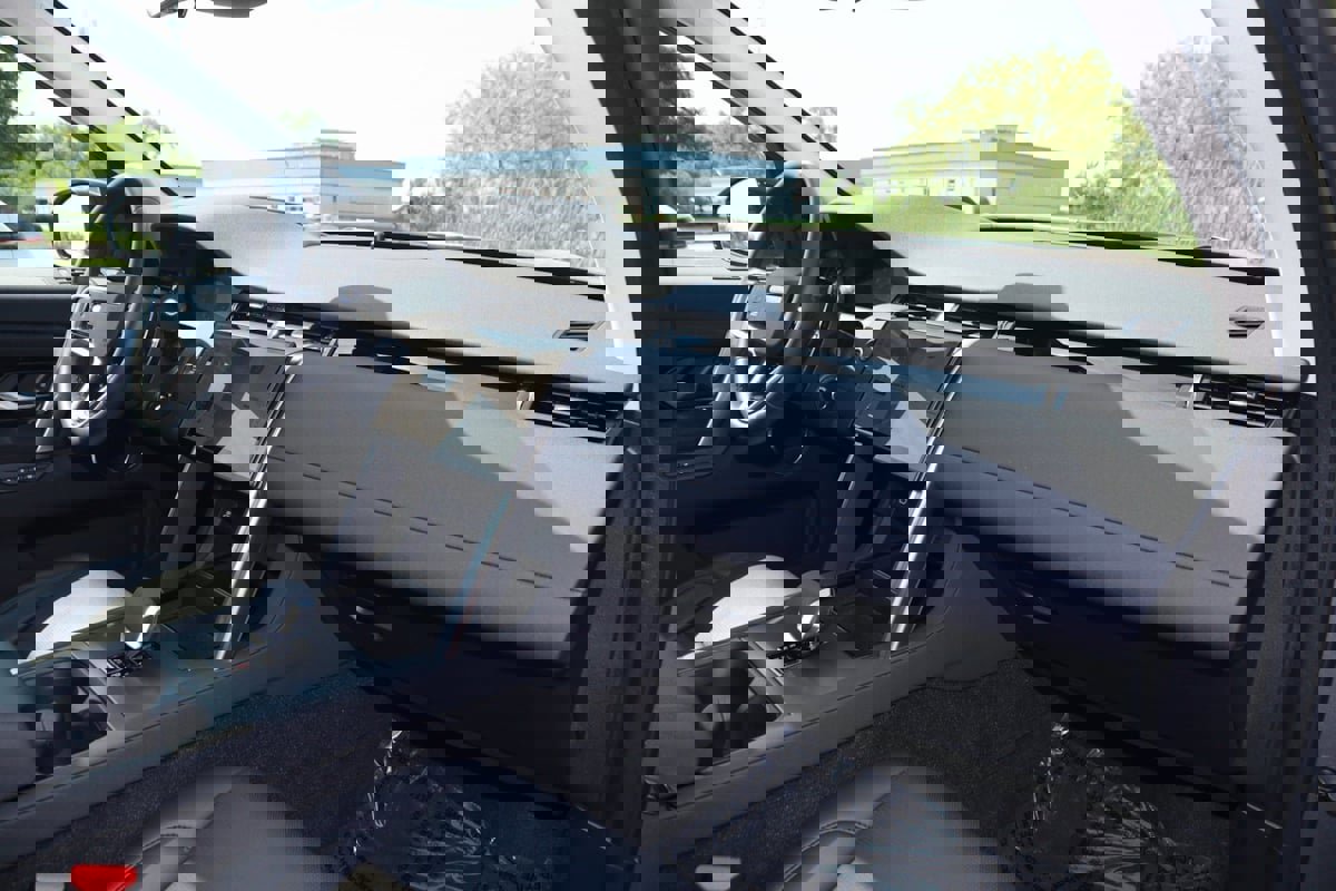 Used 2024 Land Rover Discovery Sport S image 55