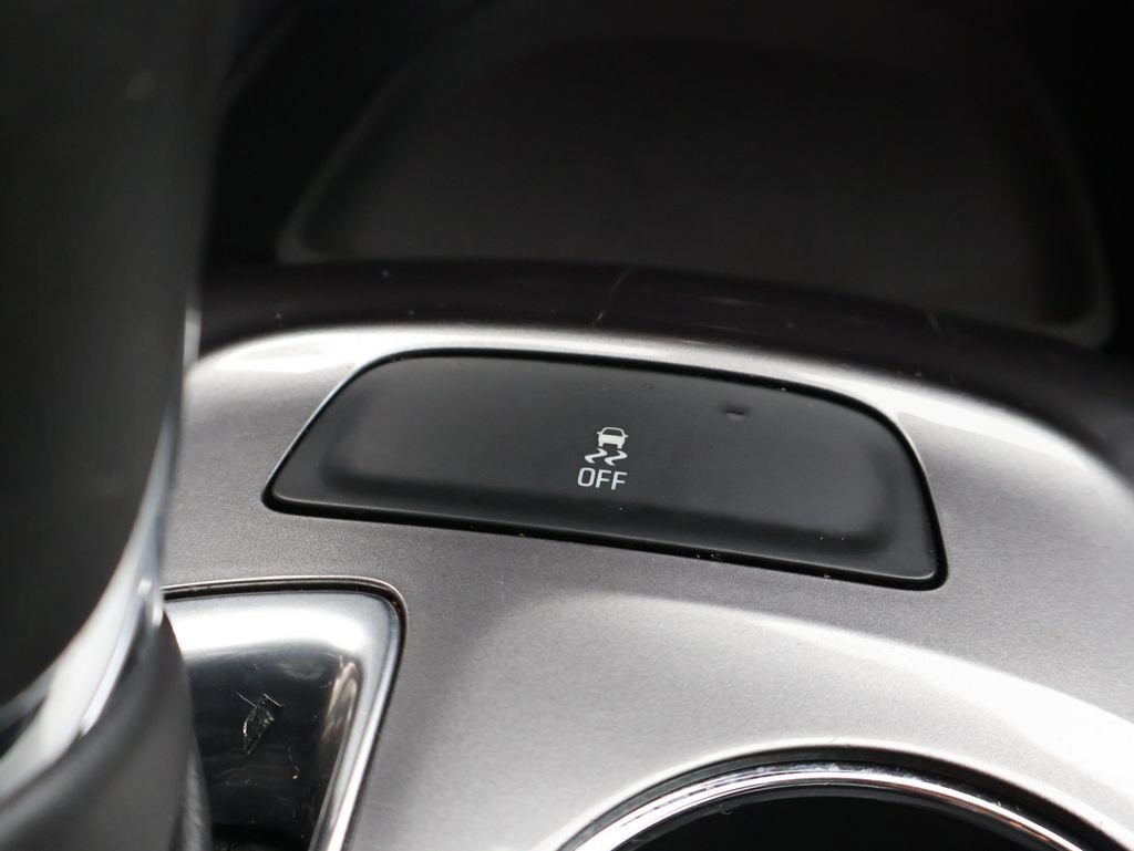 Used 2020 Chevrolet Malibu LT FWD image 30