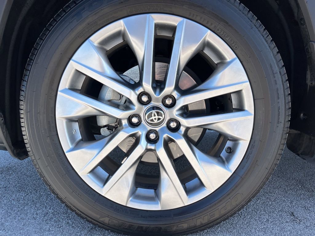 Used 2024 Toyota RAV4 Limited image 13