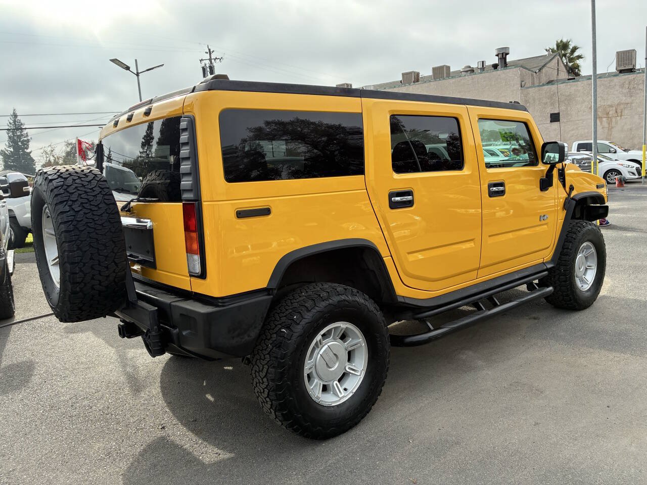 Used 2004 HUMMER H2 w/ Preferred Equipment Group AWD/4WD image 2