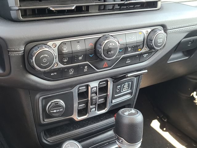 Used 2025 Jeep Wrangler Unlimited Sahara AWD/4WD image 20
