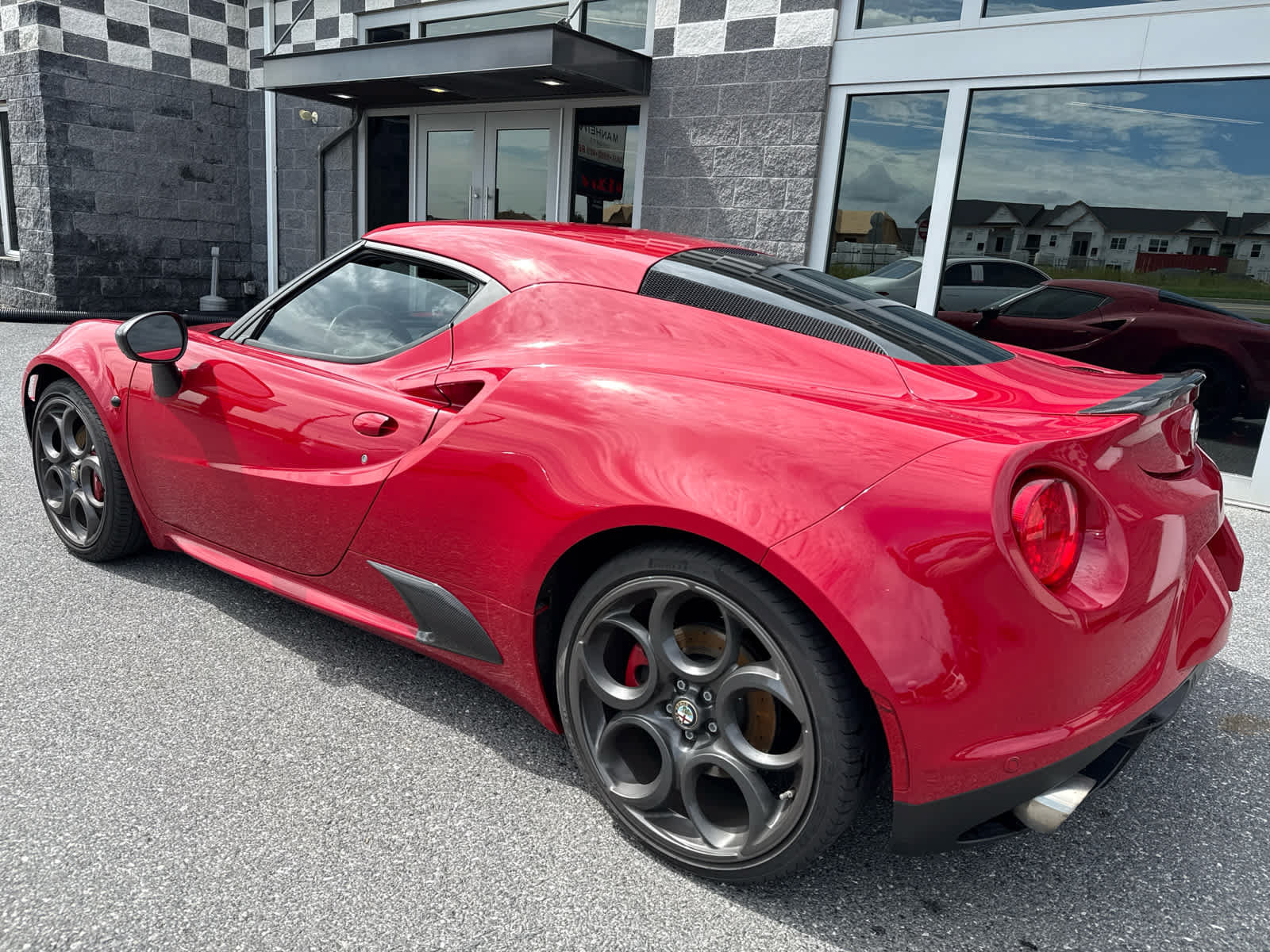 Used 2015 Alfa Romeo 4C Launch Edition w/ Convenience Group RWD image 8