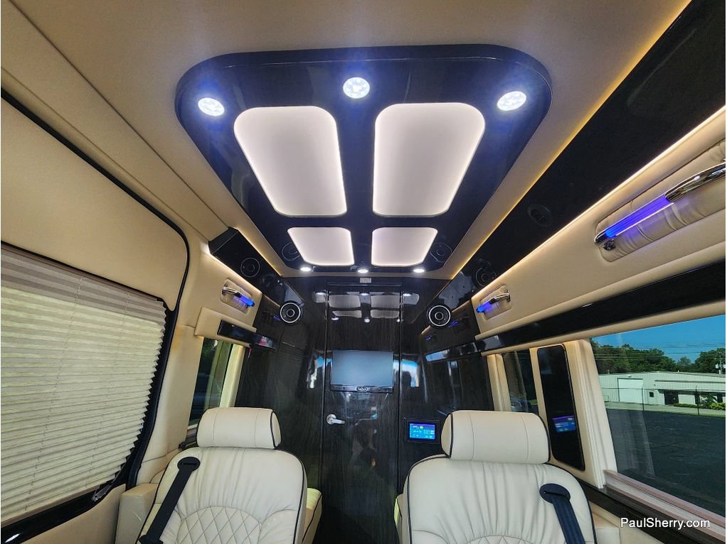 Used 2020 Mercedes-Benz Sprinter 2500 image 44