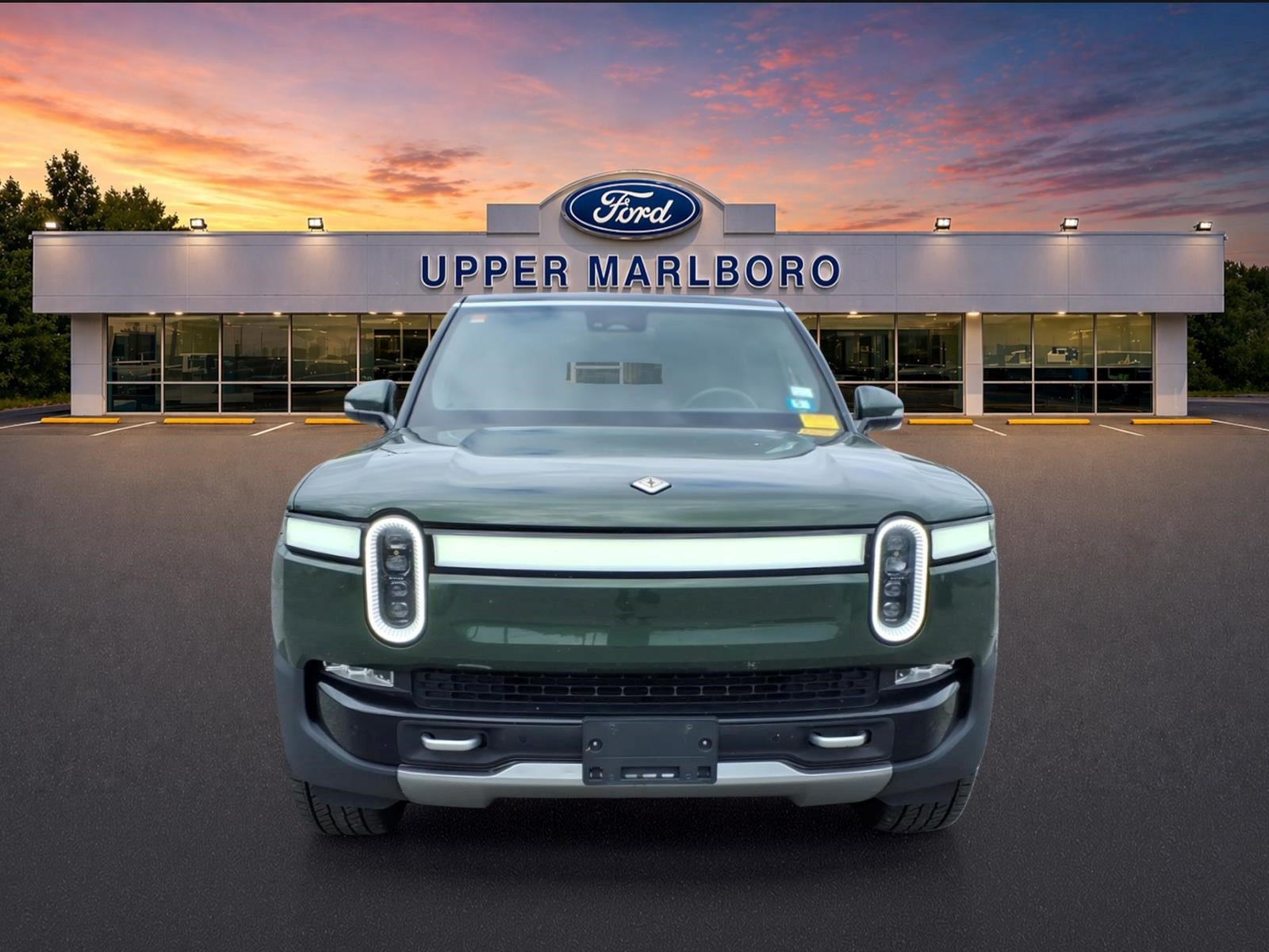 Used 2024 Rivian R1S Adventure Dual AWD/4WD image 2