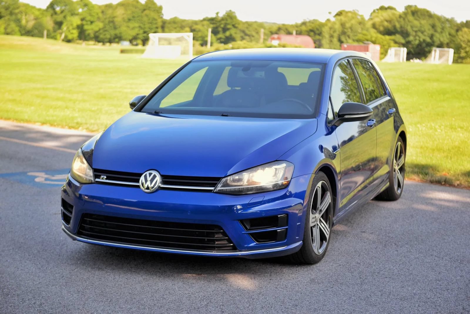 Used 2015 Volkswagen Golf R 4-Door AWD/4WD image 4