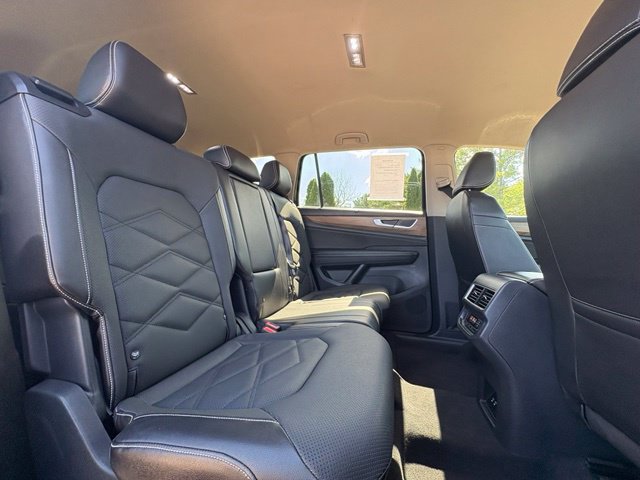 Used 2024 Volkswagen Atlas SE AWD/4WD image 29