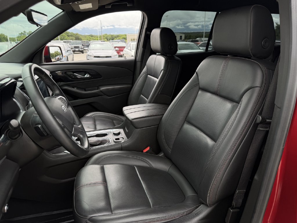 Used 2023 Chevrolet Traverse RS w/ LPO, Floor Liner Package FWD image 24