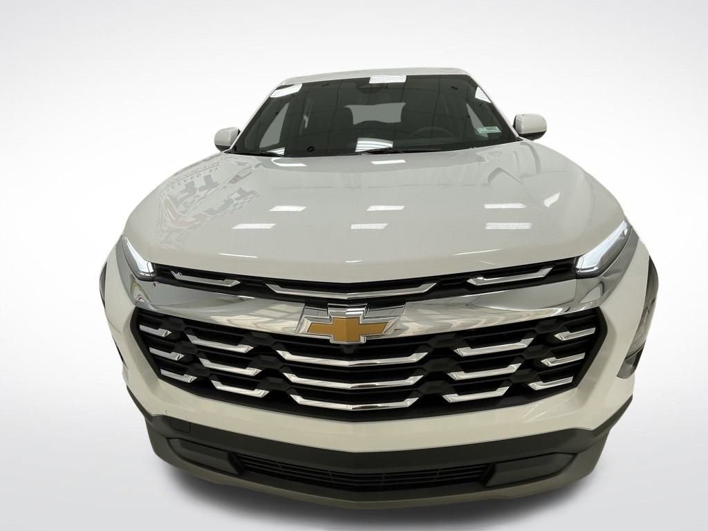 New 2026 Chevrolet Equinox LT image 2