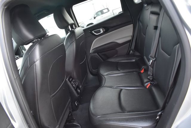 Used 2025 Jeep Compass Limited image 18