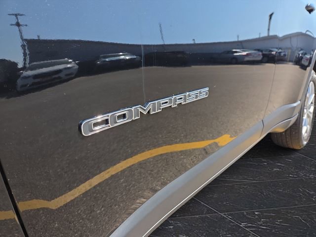 Used 2025 Jeep Compass Latitude w/ Sun & Sound Group image 39