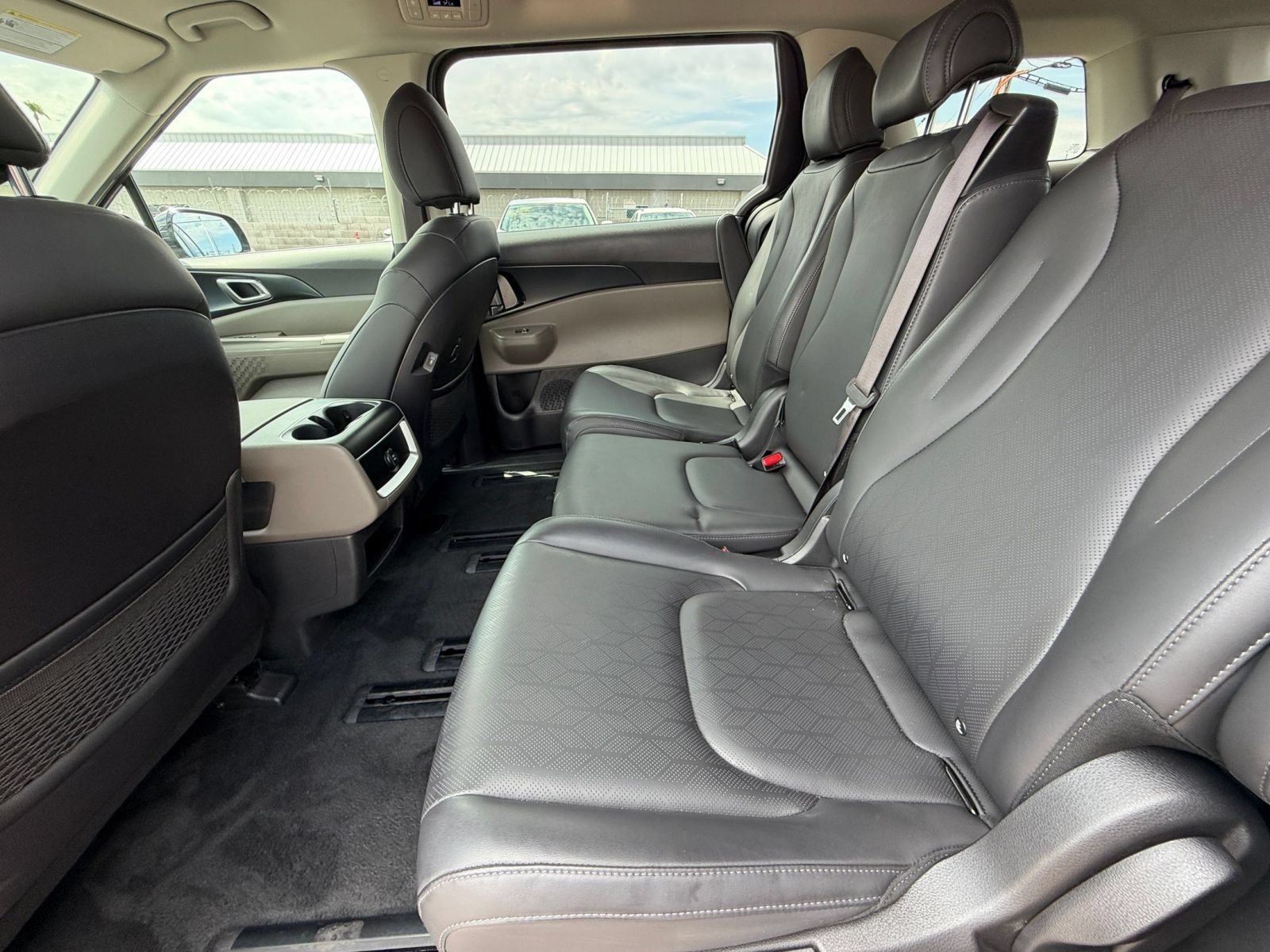 Used 2026 Kia Carnival FWD image 27