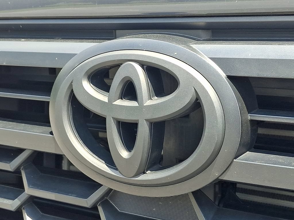 Certified 2025 Toyota Tacoma TRD Sport AWD/4WD image 31