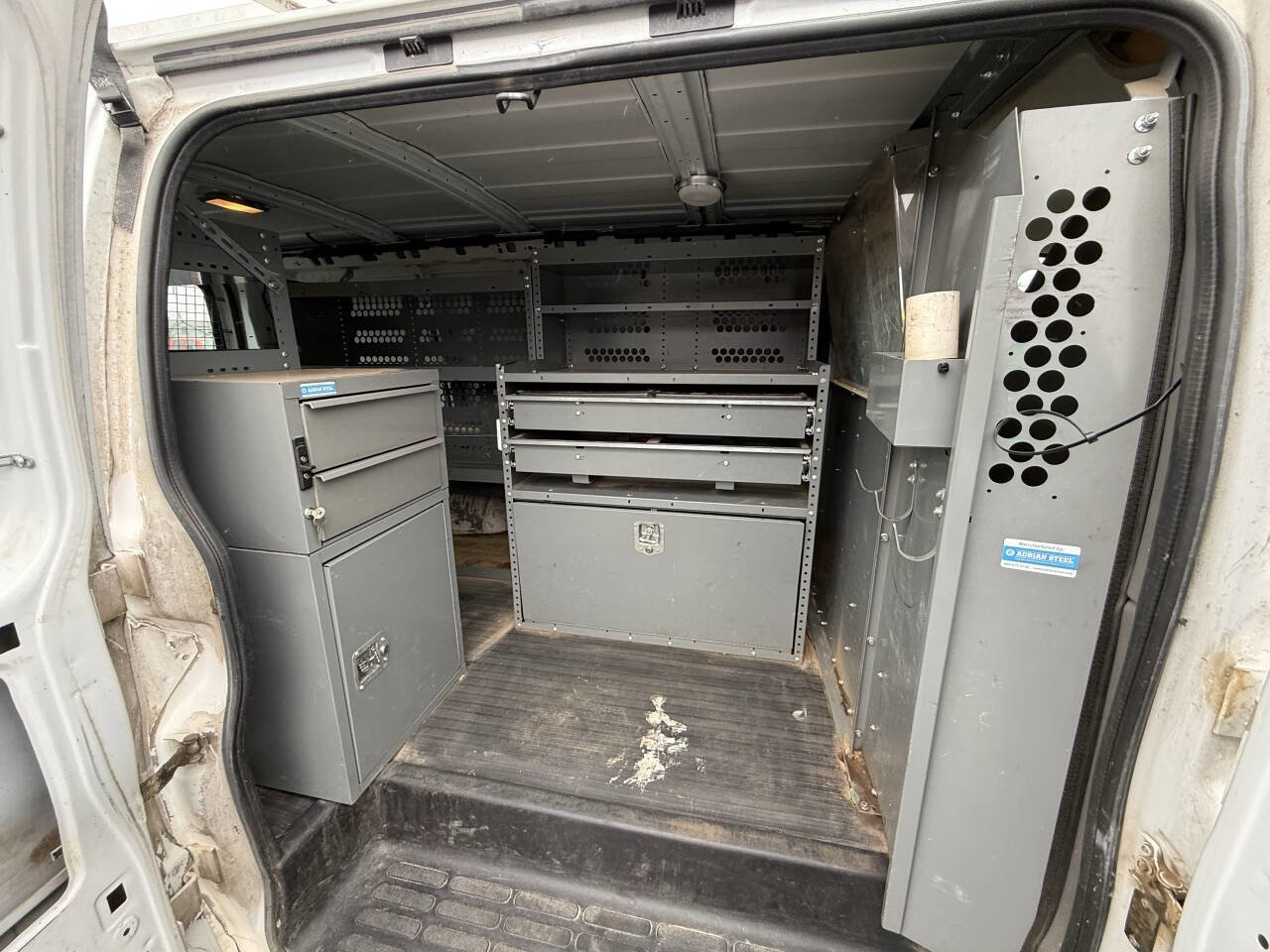 Used 2014 Chevrolet Express 2500 image 17