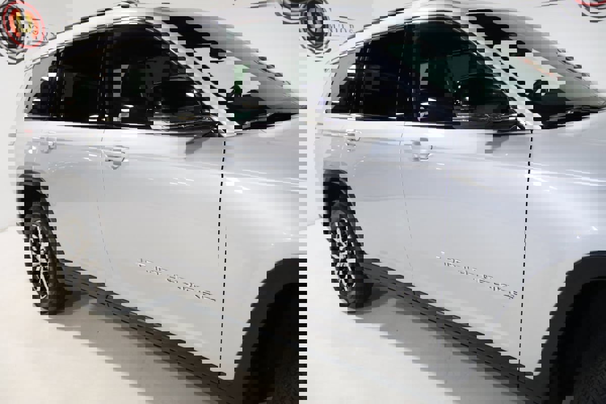 Used 2024 Jeep Grand Cherokee L Limited w/ Luxury Tech Group II image 71