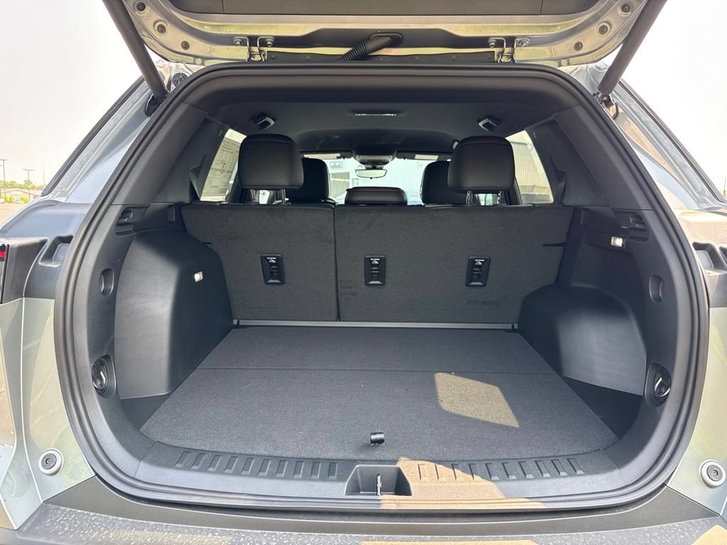 New 2027 Chevrolet Equinox RS w/ Safety and Technology Package AWD/4WD image 21
