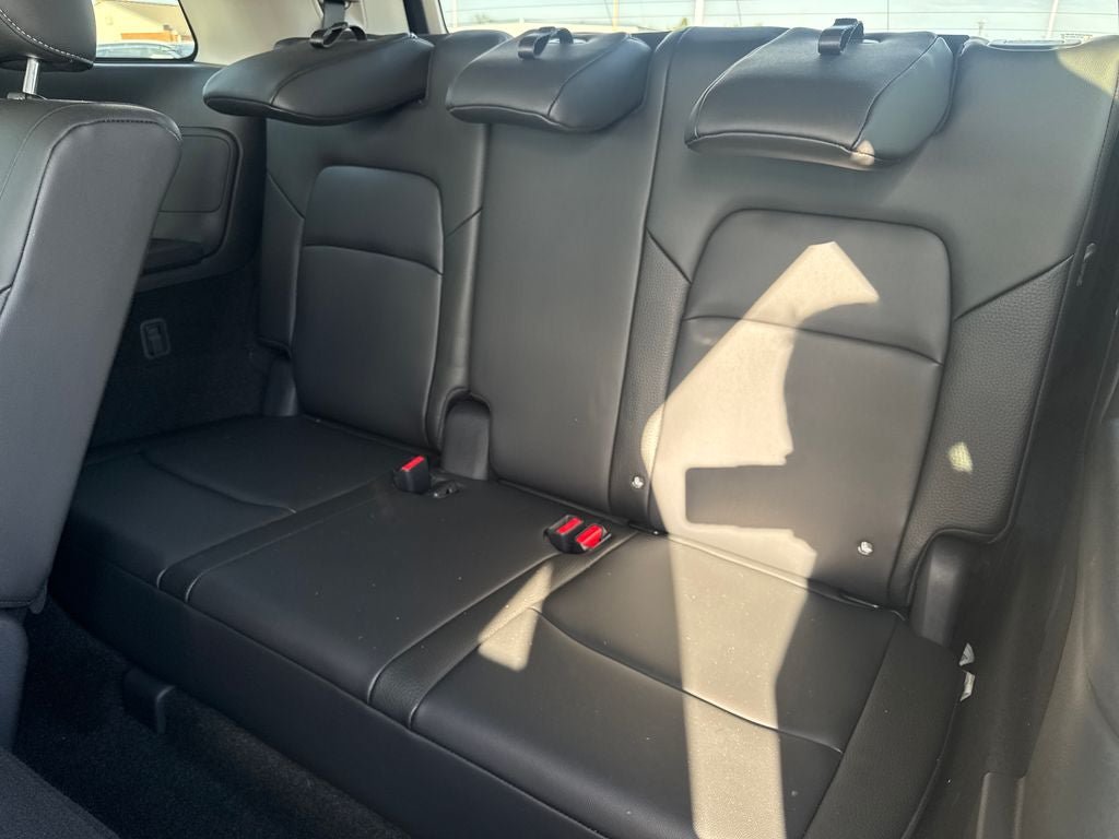 Used 2025 Nissan Pathfinder SL FWD image 13