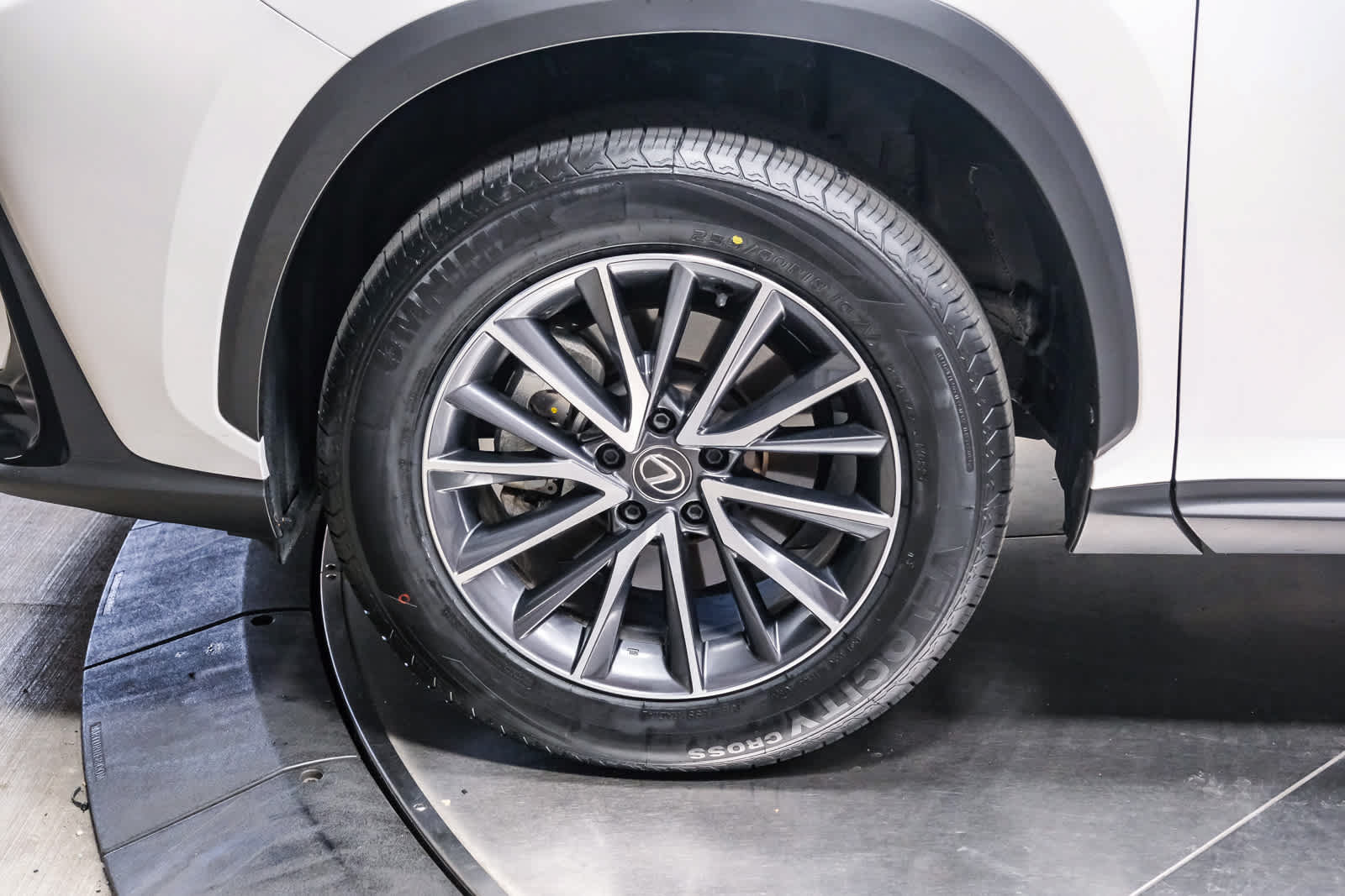 Used 2025 Lexus NX 250 FWD image 10